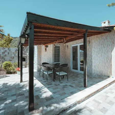 Fethiye-kaya Koey'de 6 Kisilik Devina Кечилер