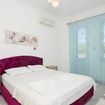 Fethiye-kaya Koey'de 6 Kisilik Devina * Keciler