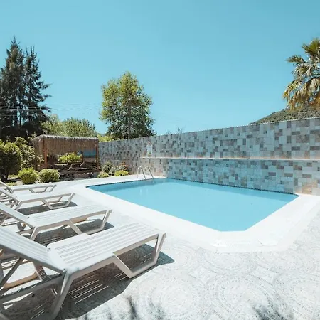 Fethiye-kaya Koey'de 6 Kisilik Devina *