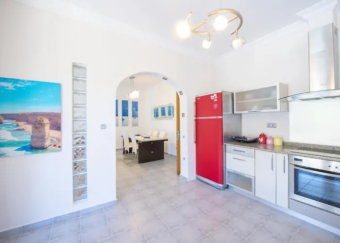 Fethiye-kaya Koey'de 6 Kisilik Devina Keciler